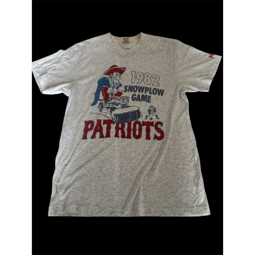 Patriots 1982 Snowplow Game Men's Sz Small Gray T Shirt